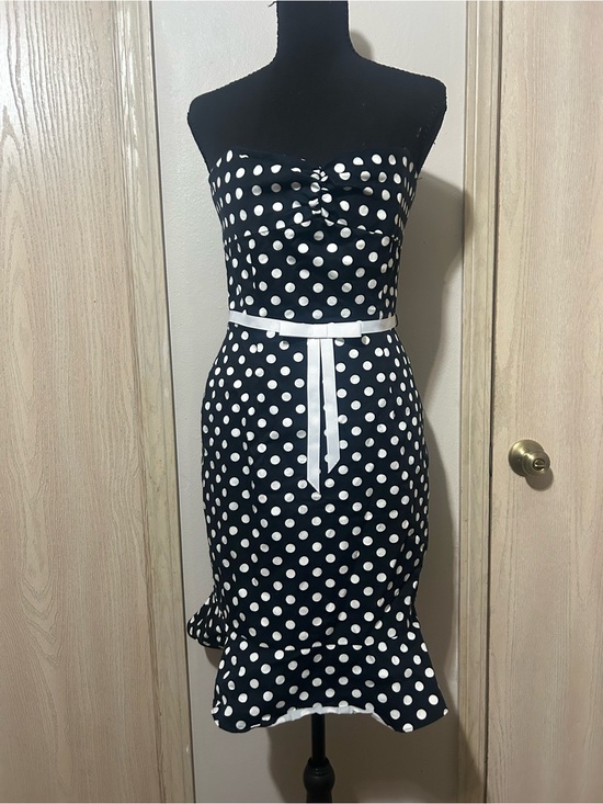 Laundry By Shelli Segal Dresses & Skirts - Laundry By Shelli Segal Navy and White Polka Dot Strapless Sheath Dress
